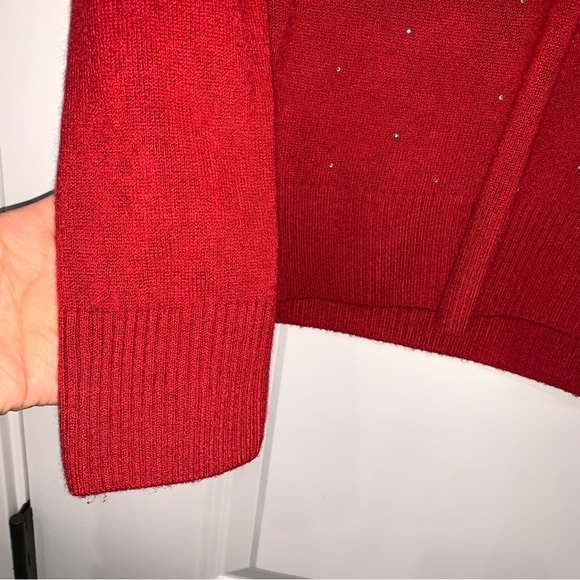 KAREN SCOTT red 🍒V-Neck sweater with Rhinestones size small - Picture 2 of 9